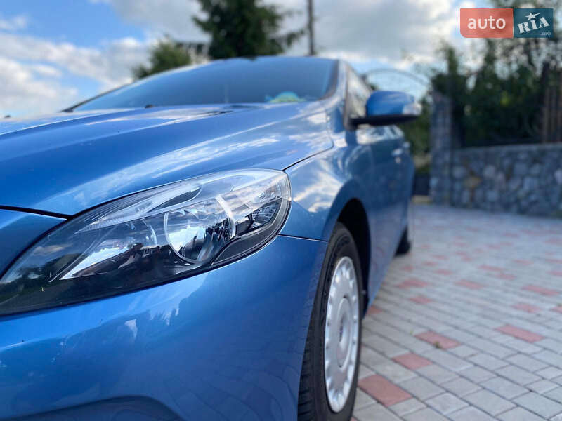 Хэтчбек Volvo V40 2014 в Староконстантинове фото 4 Хэтчбек Volvo V40 2014 в Староконстантинове