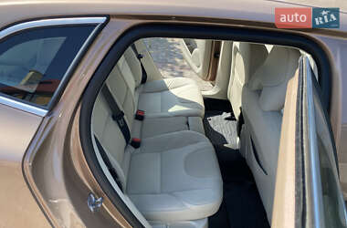 Хэтчбек Volvo V40 2015 в 