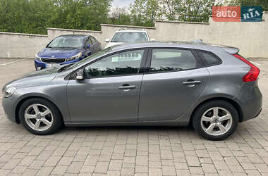 Хэтчбек Volvo V40 2015 в 
