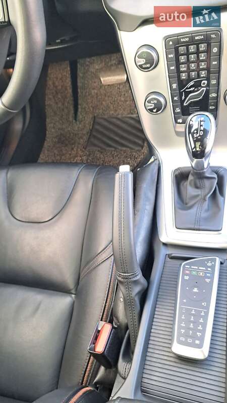 Хэтчбек Volvo V40 2019 в Киеве фото 14 Хэтчбек Volvo V40 2019 в Киеве