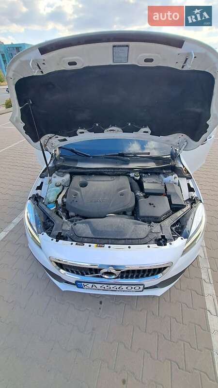 Хэтчбек Volvo V40 2019 в Киеве фото 27 Хэтчбек Volvo V40 2019 в Киеве