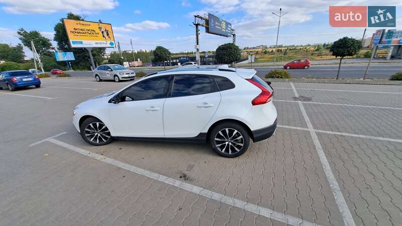 Хэтчбек Volvo V40 2019 в Киеве фото 28 Хэтчбек Volvo V40 2019 в Киеве