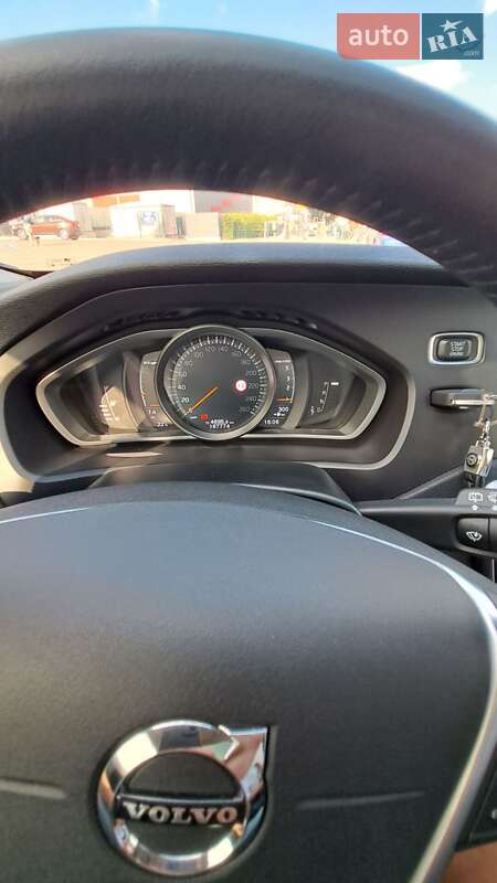 Хэтчбек Volvo V40 2019 в Киеве фото 36 Хэтчбек Volvo V40 2019 в Киеве