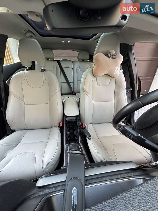 Хэтчбек Volvo V40 2016 в Львове