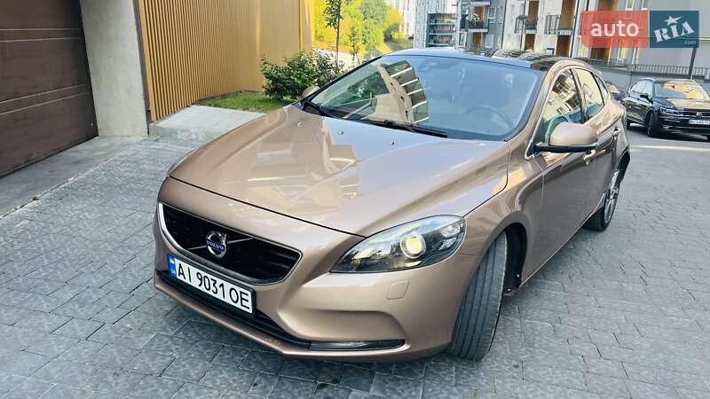 Volvo V40 2016