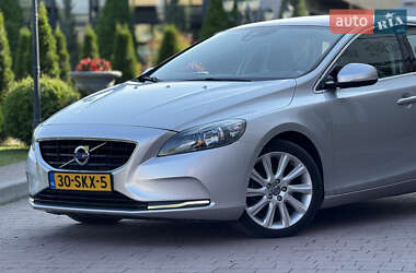 Хэтчбек Volvo V40 2013 в 