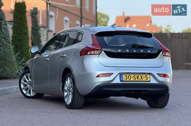Хэтчбек Volvo V40 2013 в 