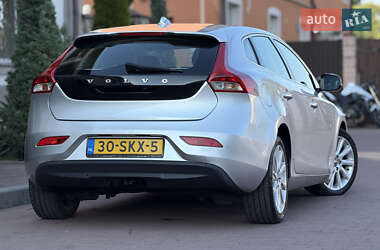 Хэтчбек Volvo V40 2013 в 