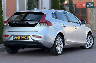 Хэтчбек Volvo V40 2013 в 