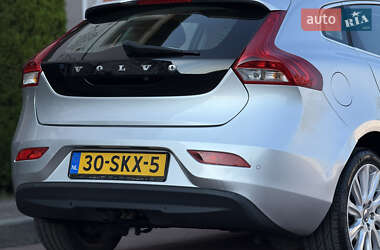 Хэтчбек Volvo V40 2013 в 