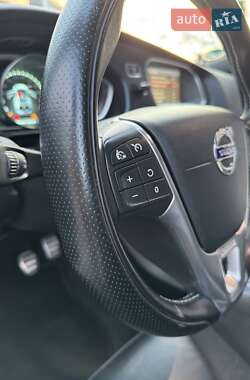 Хэтчбек Volvo V40 2014 в 