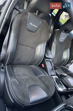 Хэтчбек Volvo V40 2014 в 