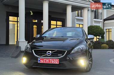 Хэтчбек Volvo V40 2014 в 