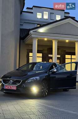 Хэтчбек Volvo V40 2014 в 