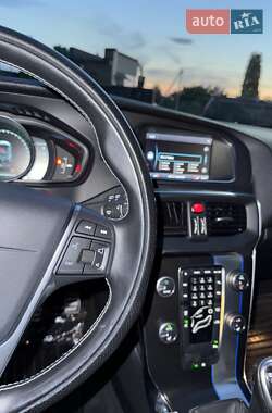 Хэтчбек Volvo V40 2014 в 