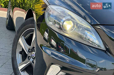 Хэтчбек Volvo V40 2015 в 