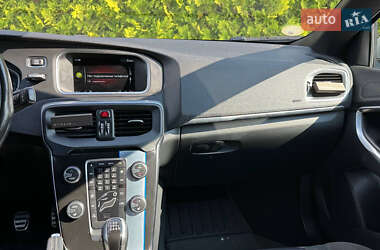 Хэтчбек Volvo V40 2015 в 