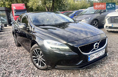 Хэтчбек Volvo V40 2019 в Киеве