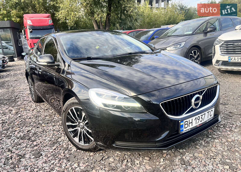 Volvo V40 2019