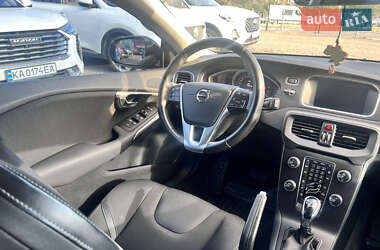 Хэтчбек Volvo V40 2019 в 