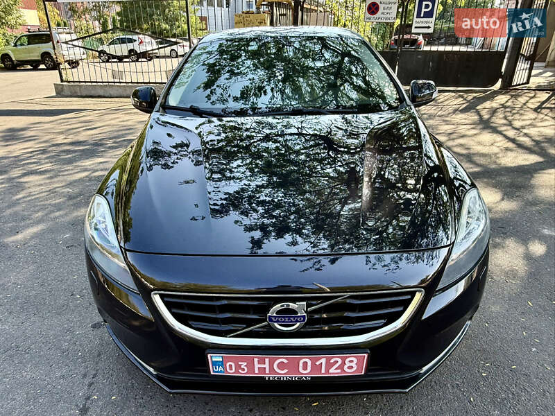 Хэтчбек Volvo V40 2013 в Одессе