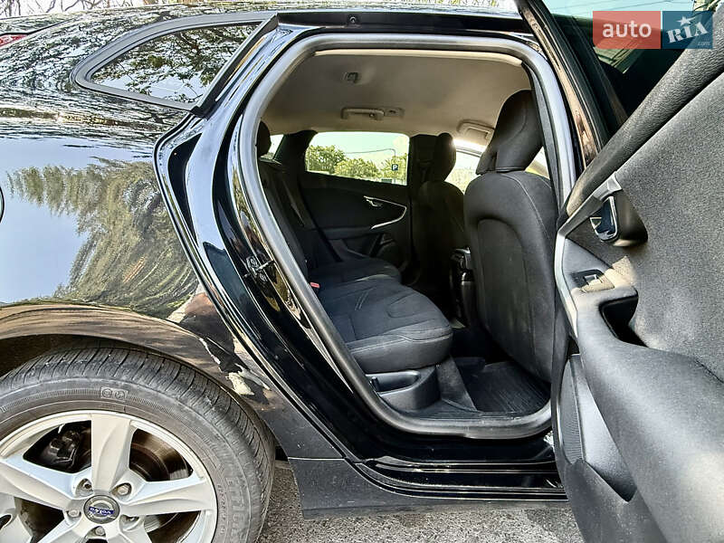 Хэтчбек Volvo V40 2013 в Одессе