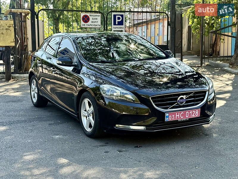 Хэтчбек Volvo V40 2013 в Одессе