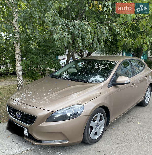 Хэтчбек Volvo V40 2014 в Белой Церкви