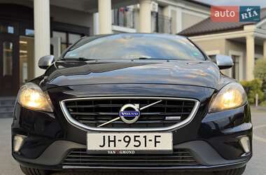 Хэтчбек Volvo V40 2014 в 