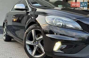 Хэтчбек Volvo V40 2014 в 