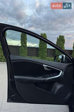 Хэтчбек Volvo V40 2014 в 