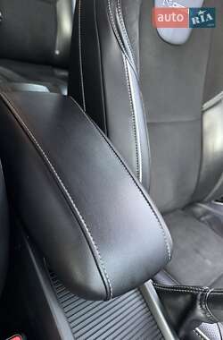 Хэтчбек Volvo V40 2014 в 