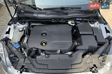 Хэтчбек Volvo V40 2013 в 