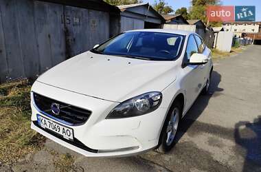 Хэтчбек Volvo V40 2013 в Киеве