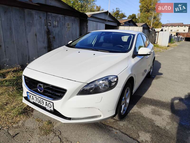 Volvo V40 2013