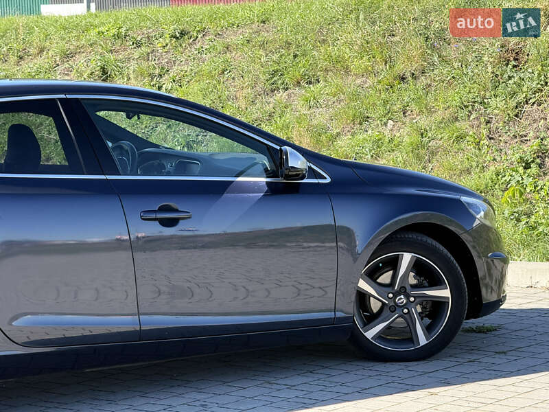 Хэтчбек Volvo V40 2014 в Стрые