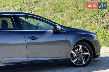 Хэтчбек Volvo V40 2014 в 