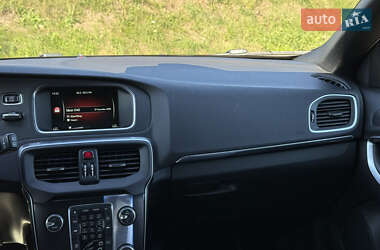 Хэтчбек Volvo V40 2014 в 