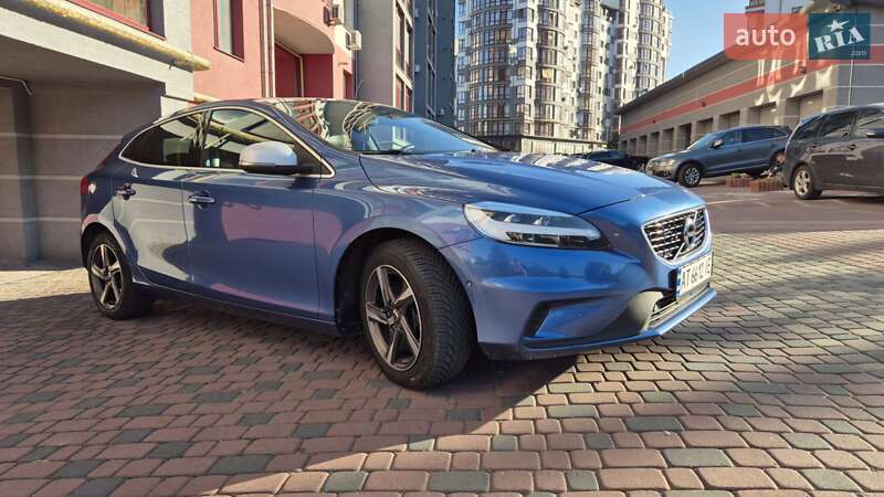 Volvo V40 2017