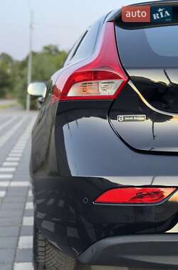 Хэтчбек Volvo V40 2014 в 