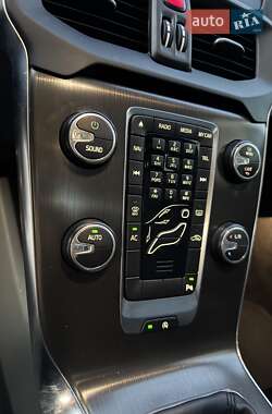 Хэтчбек Volvo V40 2014 в 