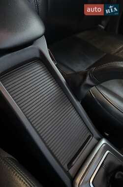 Хэтчбек Volvo V40 2014 в 