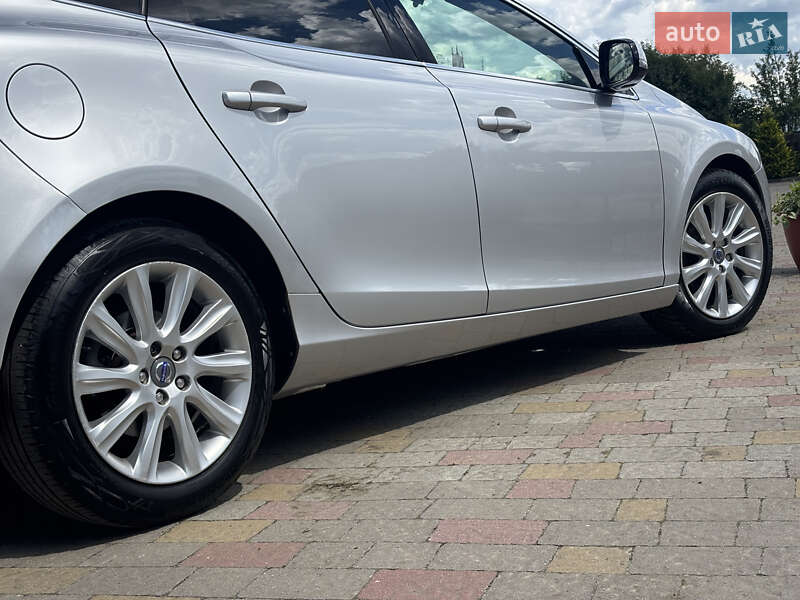 Хэтчбек Volvo V40 2014 в Стрые