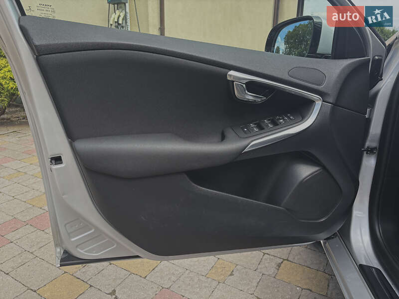 Хэтчбек Volvo V40 2014 в Стрые