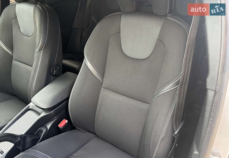 Хэтчбек Volvo V40 2014 в Стрые