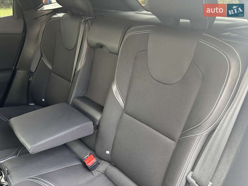 Хэтчбек Volvo V40 2014 в Стрые