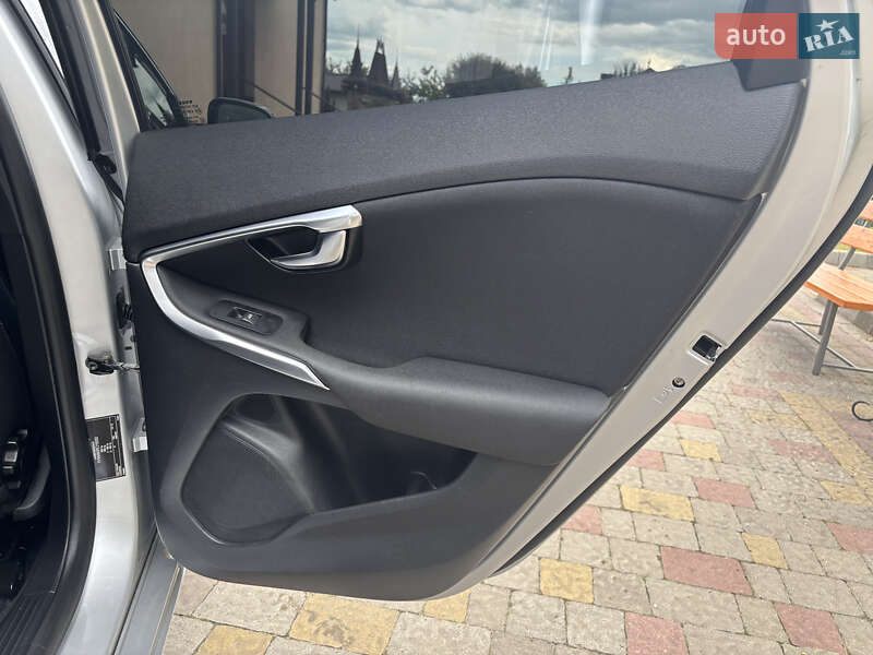 Хэтчбек Volvo V40 2014 в Стрые