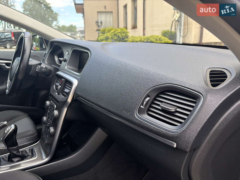 Хэтчбек Volvo V40 2014 в Стрые