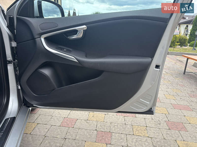 Хэтчбек Volvo V40 2014 в Стрые