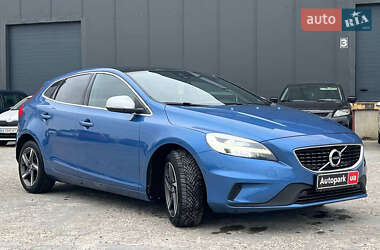Хэтчбек Volvo V40 2017 в 